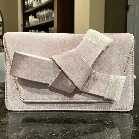 New Ted Baker MINAA Bow Detail Evening Bag, Pale Pink Satin Clutch, Formal Purse - Picture 2 of 16